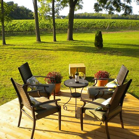 Vineyard Villa Niagara-on-the-Lake Exterior photo