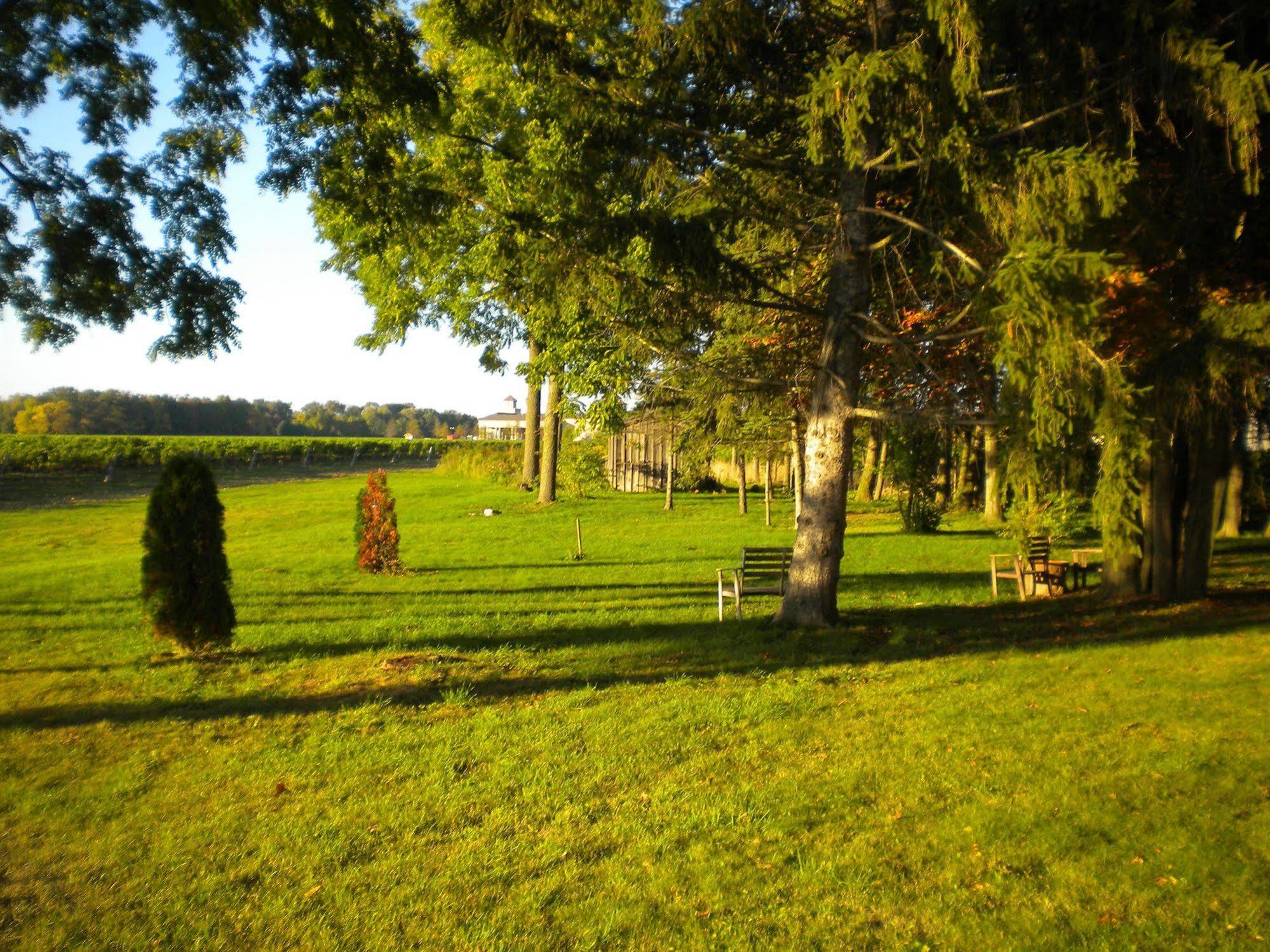 Vineyard Villa Niagara-on-the-Lake Exterior photo